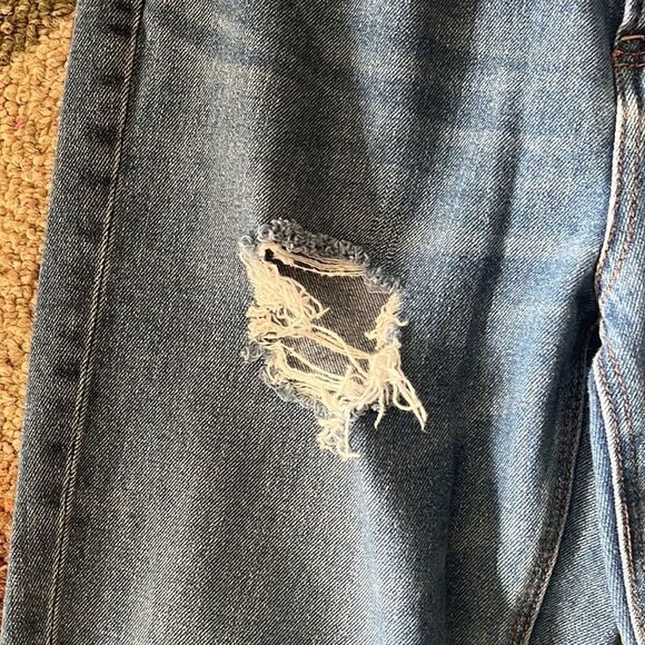 EUC WOMENS 4 AMERICAN EAGLE MOM JEANS DISTRESSED - Picture 10 of 10